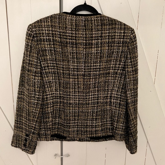 Jones New York Collection
Tweed Jacket
Size 06 - Picture 2 of 7